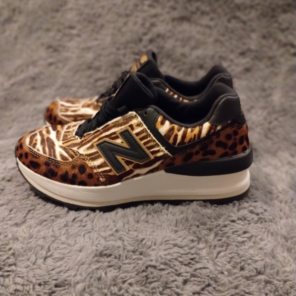 New Balance 574 Women’s Size 7 Leopard Print Sneakers NWOT - Picture 2 of 9